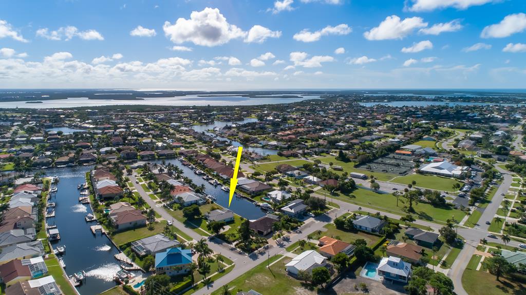 1523 Kingston Ct. Waterfront Marco Island, FL